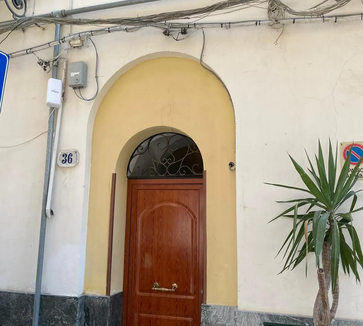 Mama'S Home Palermo 0*,